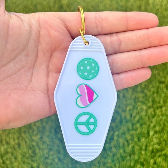 Handmade Pickleball Motel Keychain – Retro Sporty Vibes - Picture 7 of 10
